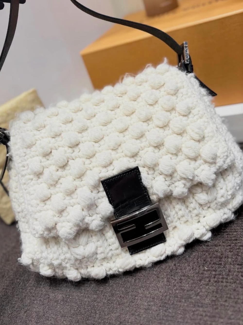 Fendi Vintage Ivory Popcorn Knit Mama Baguette - Picture 10 of 16